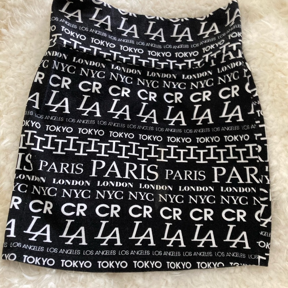 Black and White Fashion Mini skirt🖤🤍